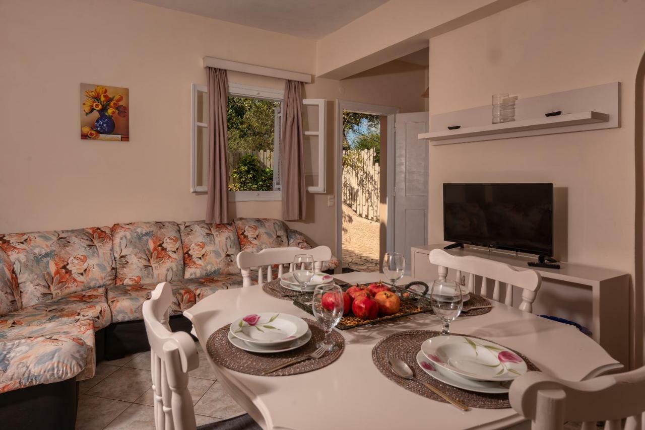 טרגקי Vasiliki Apartments מראה חיצוני תמונה