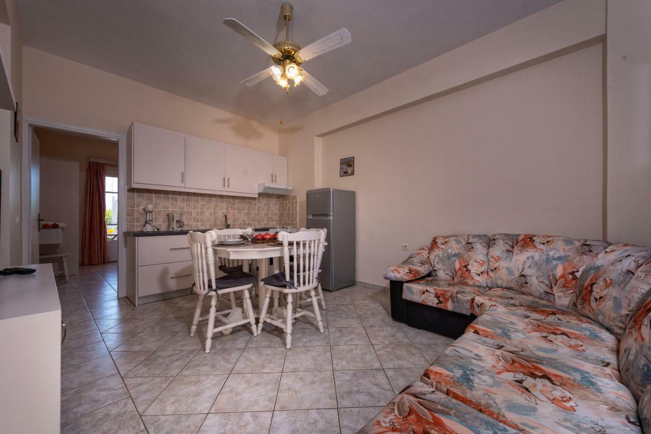 טרגקי Vasiliki Apartments מראה חיצוני תמונה